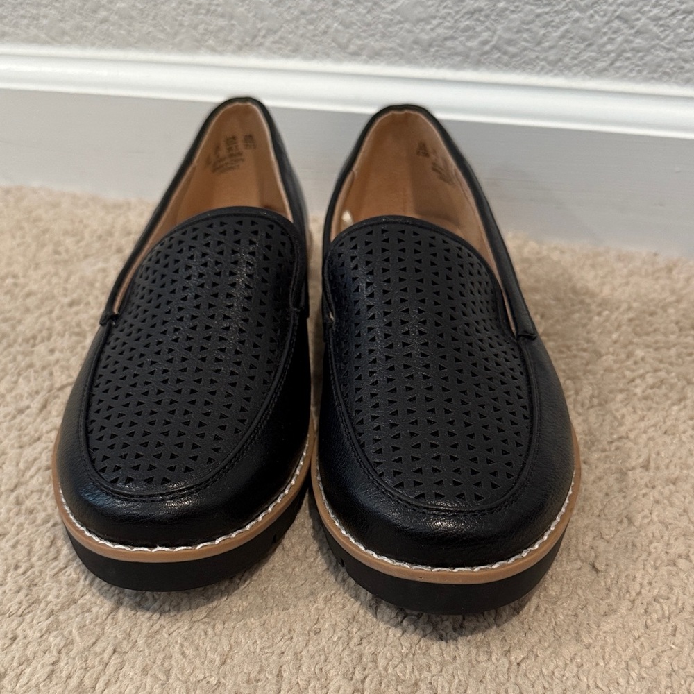 Life Stride Black and Brown Women's Loafers